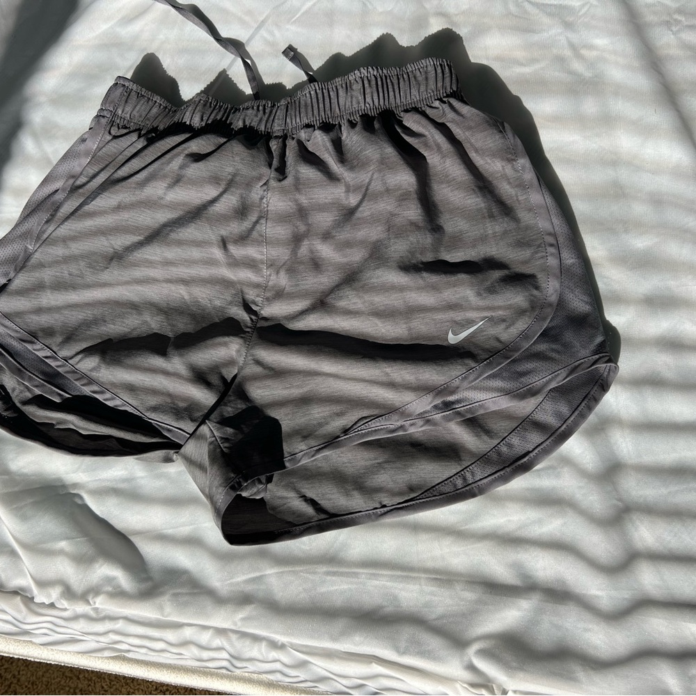 Nike Black Athletic Shorts for Performance and Comfort